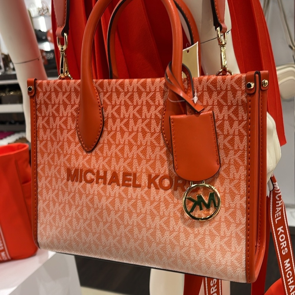 Michael Kors Mirella Small Ombré Signature Logo Crossbody XBODY Shopper Bag
NWt - Picture 13 of 16